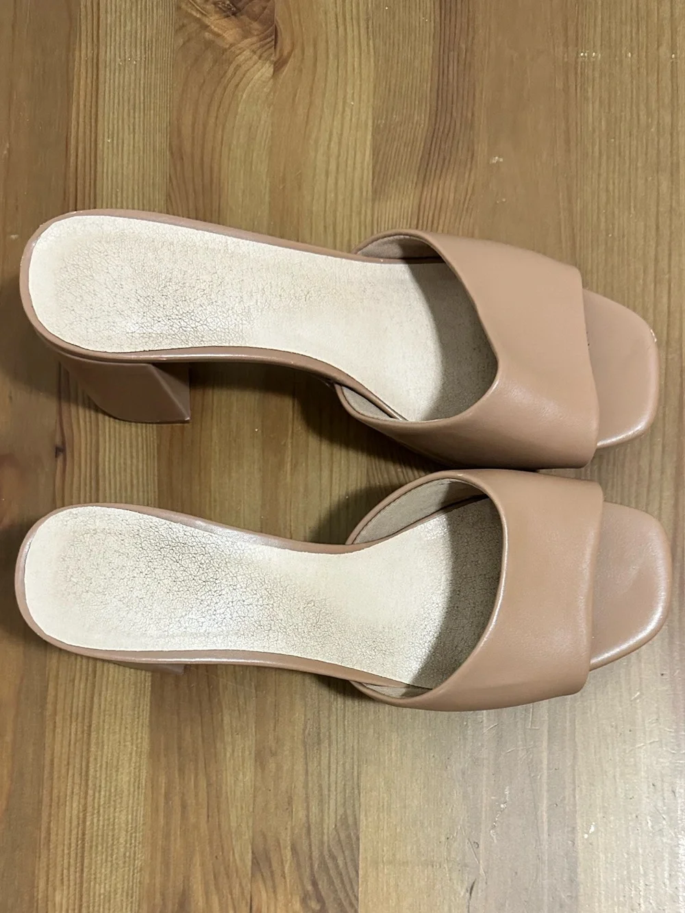 Chinese Laundry Women’s Block Heel Slide Sandals in Camel